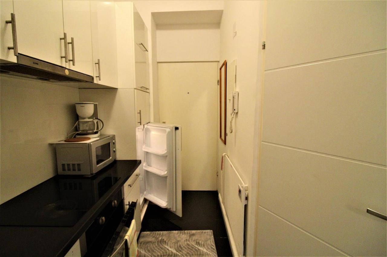 Small Studio Close To City Center Wien Eksteriør billede