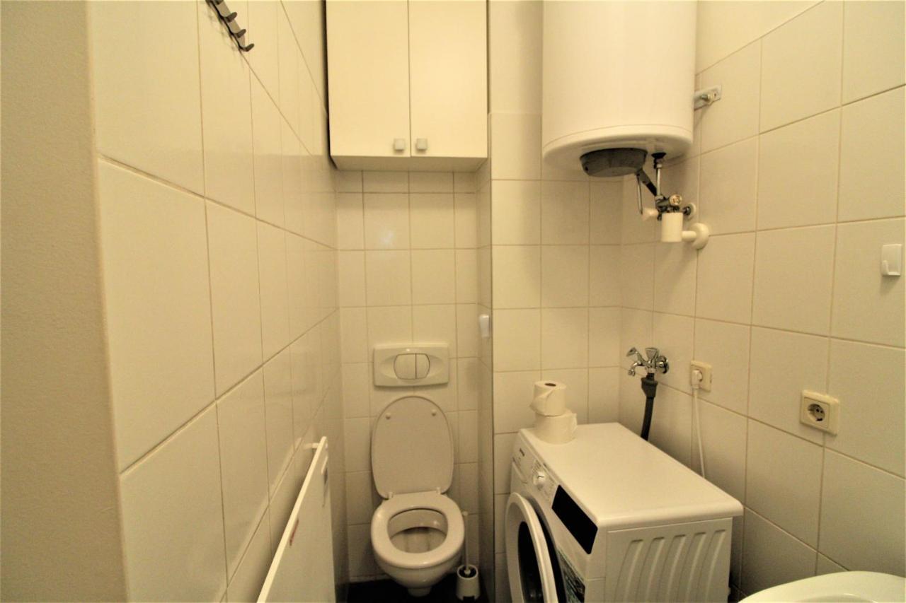 Small Studio Close To City Center Wien Eksteriør billede