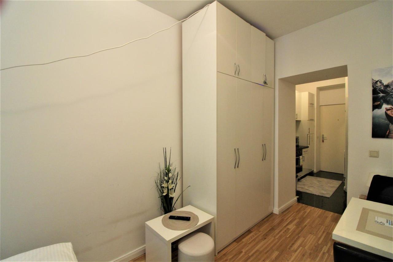 Small Studio Close To City Center Wien Eksteriør billede